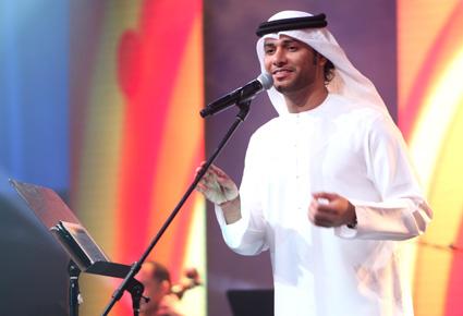 منصور زايد يعايد جمهور أبوظبي برفقة نجوى كرم